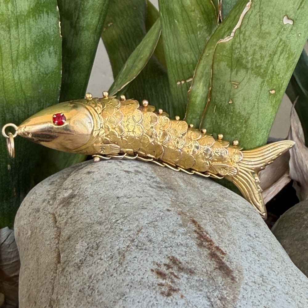 14 karat gold, articulating fish